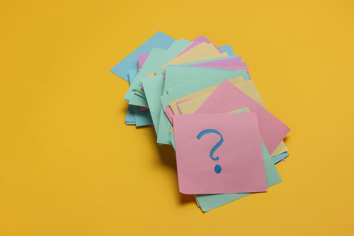 Post it question marks. 