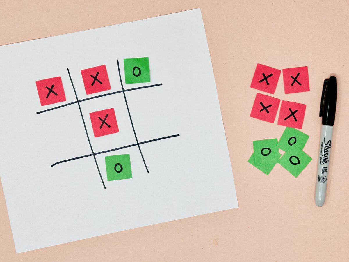 Letter X is for tic tac toe craft for kids from ABCmouse.com. 