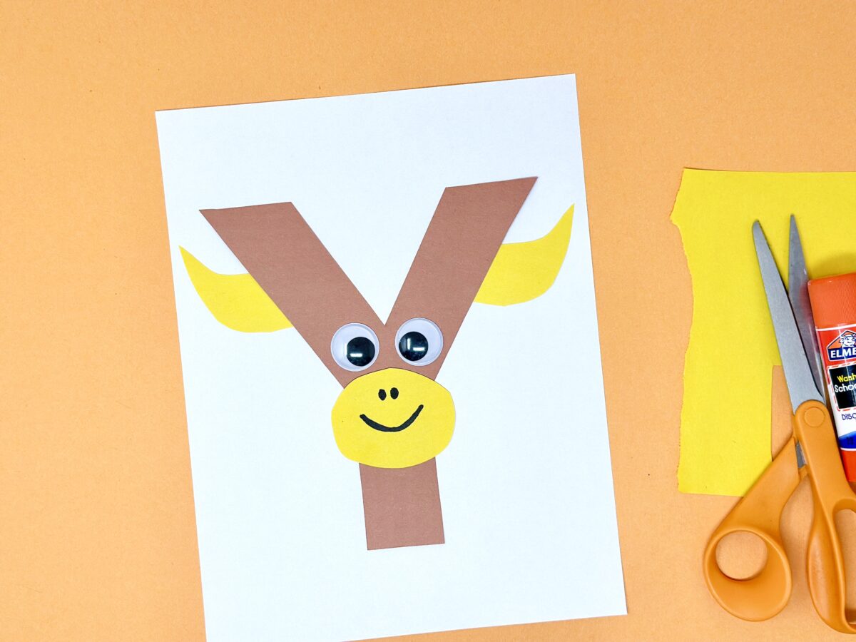 Y is for yak fun free and simple craft for preschoolers from ABCmouse.com. 
