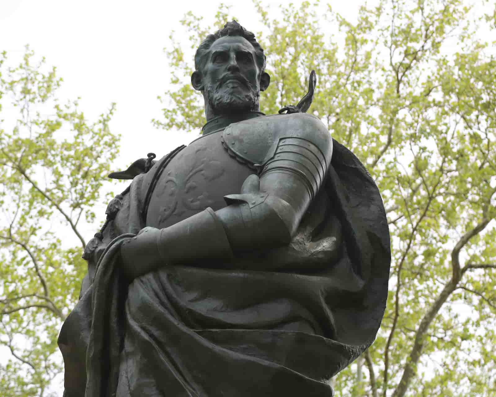 Sculpture of Giovanni da Verrazano in Battery Park